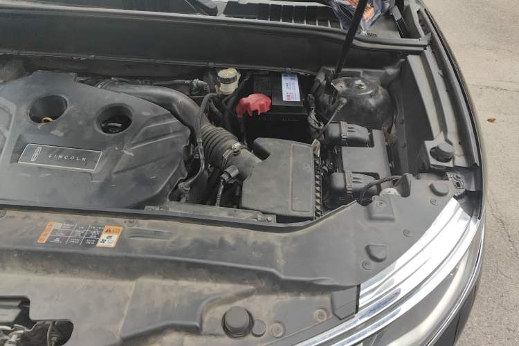 Used Lincoln MKX 2017 2.0T Four-Wheel Drive Zunya Edition Engine Bay Left