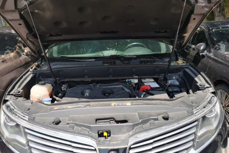 Used Lincoln MKX 2017 2.0T Two-Wheel Drive Deluxe Edition Engine Bay