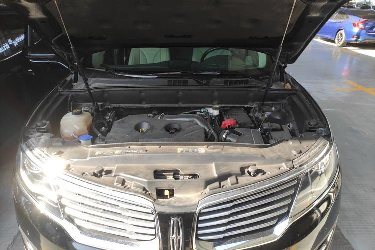 Used Lincoln MKX 2017 2.0T Two-Wheel Drive Deluxe Edition Engine Bay
