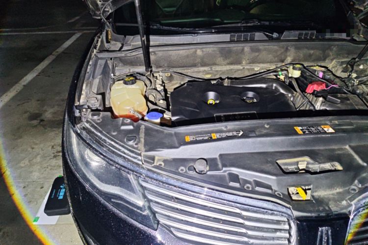 Used Lincoln MKX 2017 2.0T Four-Wheel Drive Zunya Edition Engine Bay Right