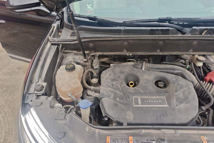 Used Lincoln MKX 2017 2.0T Four-Wheel Drive Zunya Edition Engine Bay Right