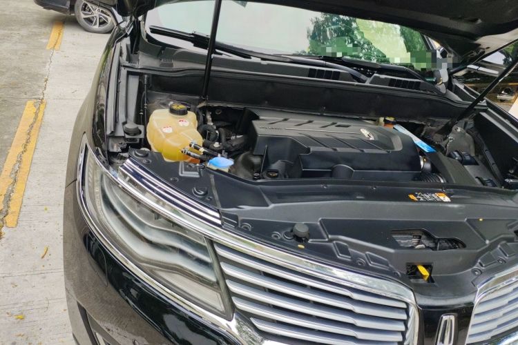 Used Lincoln MKX 2017 2.7T Four-Wheel Drive Prestige Edition Engine Bay Right