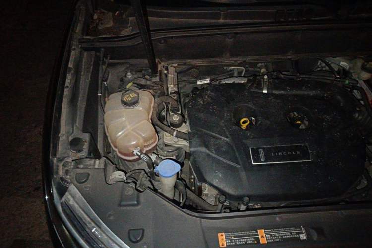 Used Lincoln MKX 2017 2.0T Four-Wheel Drive Zunya Edition Engine Bay Right