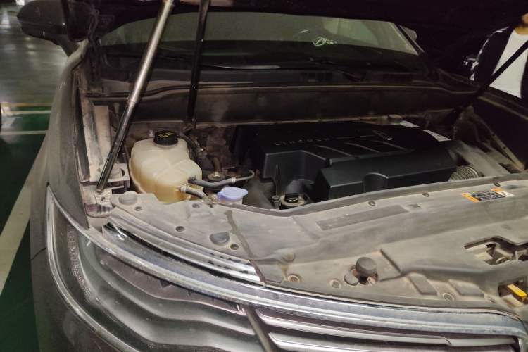 Used Lincoln MKX 2017 2.7T Four-Wheel Drive Presidential Series Engine Bay Right