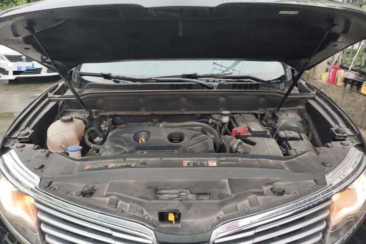 Used Lincoln MKX 2017 2.0T Two-Wheel Drive Deluxe Edition Engine Bay