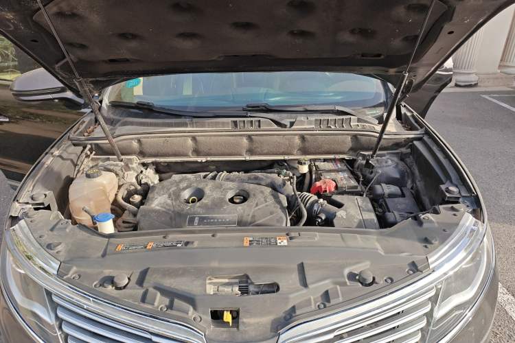 Used Lincoln MKX 2017 2.0T Two-Wheel Drive Deluxe Edition Engine Bay
