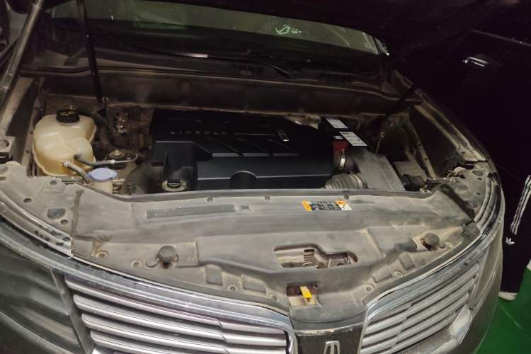 Used Lincoln MKX 2017 2.7T Four-Wheel Drive Presidential Series Engine Bay