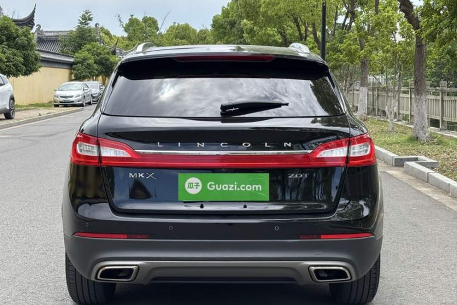 Used Lincoln MKX 2017 2.0T Two-Wheel Drive Deluxe Edition Exterior 2