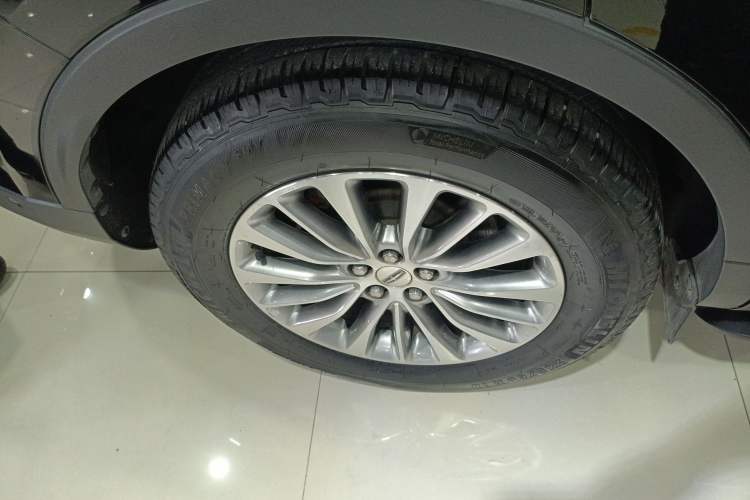 Used Lincoln MKX 2017 2.0T Four-Wheel Drive Zunya Edition Exterior 2