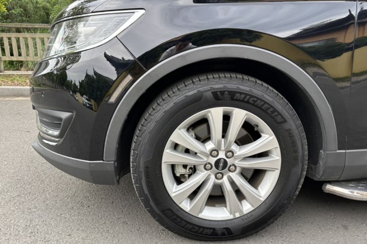 Used Lincoln MKX 2017 2.0T Two-Wheel Drive Deluxe Edition Exterior 3