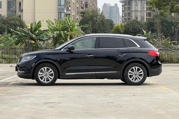 Used Lincoln MKX 2017 2.0T Two-Wheel Drive Deluxe Edition Exterior 3