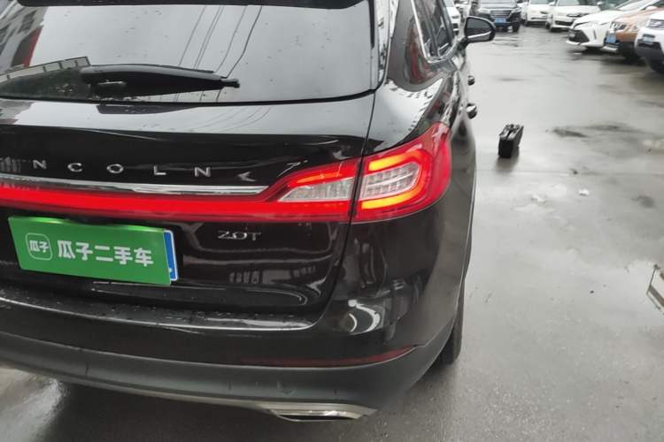 Used Lincoln MKX 2017 2.0T Two-Wheel Drive Deluxe Edition Exterior 3
