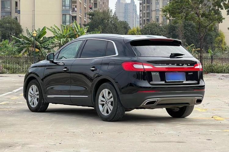 Used Lincoln MKX 2017 2.0T Two-Wheel Drive Deluxe Edition Exterior 4
