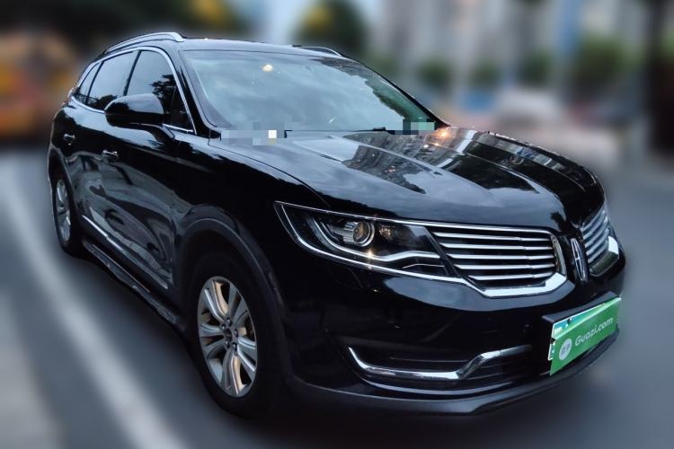 Used Lincoln MKX 2017 2.0T Two-Wheel Drive Deluxe Edition Front Right 45 Deg