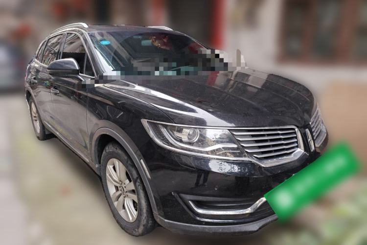 Used Lincoln MKX 2017 2.0T Two-Wheel Drive Deluxe Edition Front Right 45 Deg