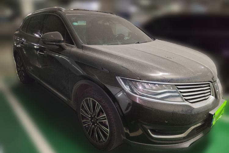 Used Lincoln MKX 2017 2.7T Four-Wheel Drive Presidential Series Front Right 45 Deg