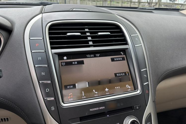 Used Lincoln MKX 2017 2.0T Two-Wheel Drive Deluxe Edition Gear Lever