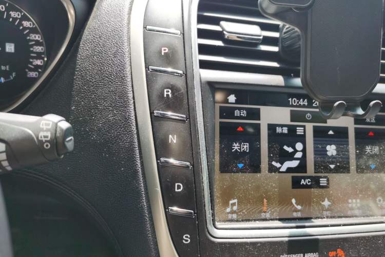Used Lincoln MKX 2017 2.0T Two-Wheel Drive Deluxe Edition Gear Lever