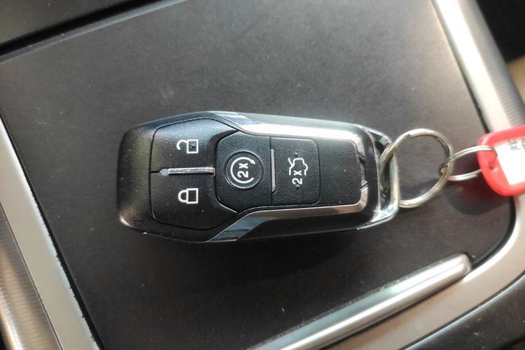 Used Lincoln MKX 2017 2.0T Two-Wheel Drive Deluxe Edition Interior 1