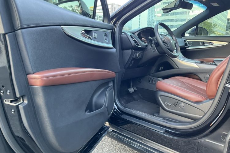 Used Lincoln MKX 2017 2.0T Four-Wheel Drive Zunya Edition Interior 3