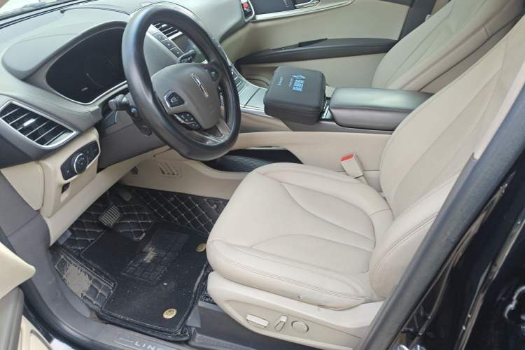 Used Lincoln MKX 2017 2.0T Two-Wheel Drive Deluxe Edition Left Front Seat