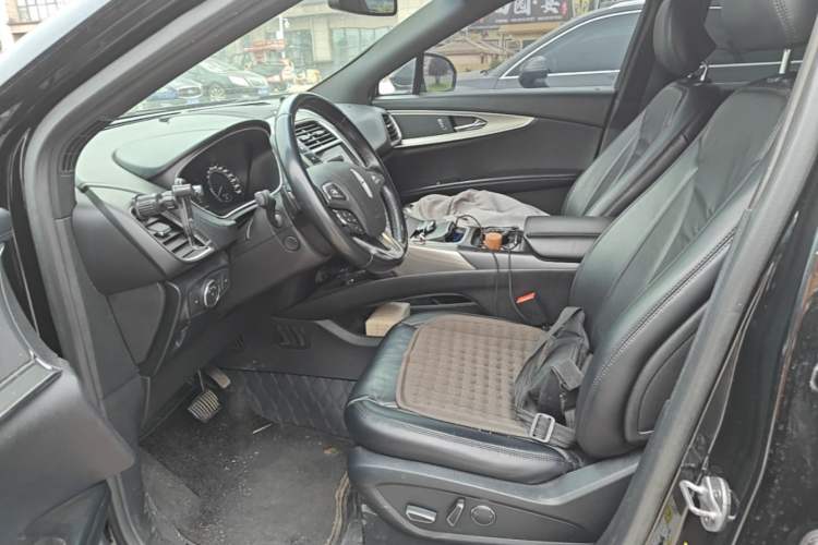 Used Lincoln MKX 2017 2.0T Two-Wheel Drive Deluxe Edition Left Front Seat