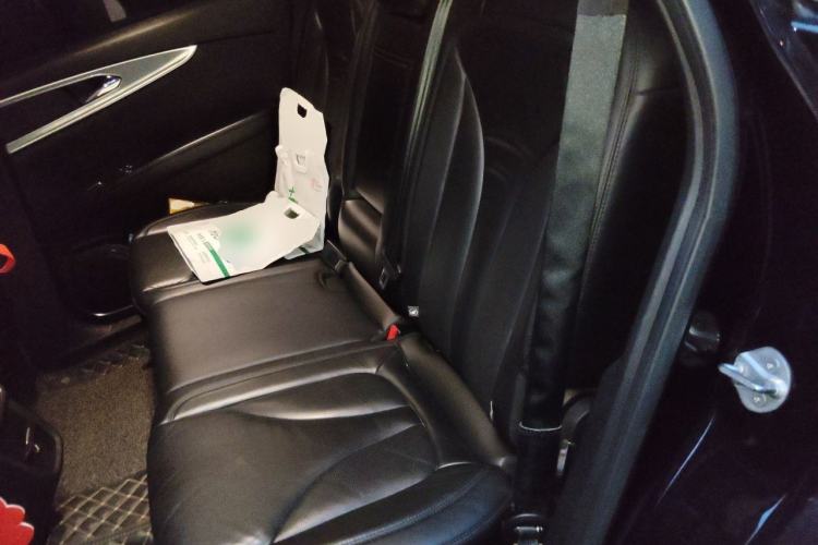 Used Lincoln MKX 2017 2.0T Two-Wheel Drive Deluxe Edition Left Rear Seat