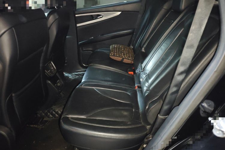 Used Lincoln MKX 2017 2.0T Two-Wheel Drive Deluxe Edition Left Rear Seat