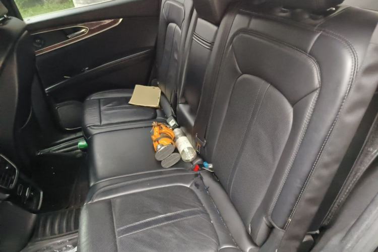 Used Lincoln MKX 2017 2.7T Four-Wheel Drive Prestige Edition Left Rear Seat