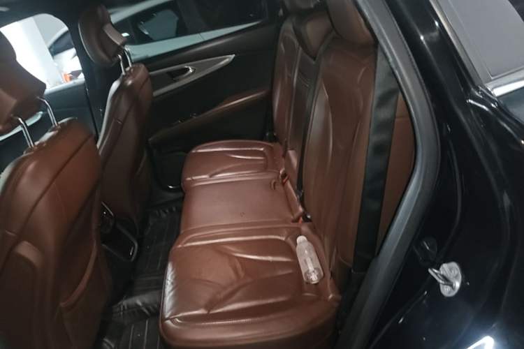 Used Lincoln MKX 2017 2.0T Four-Wheel Drive Zunya Edition Left Rear Seat