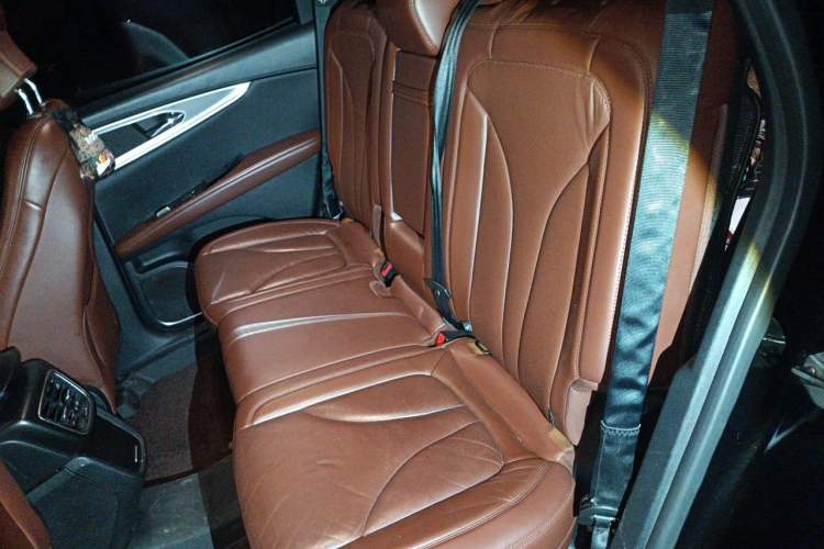 Used Lincoln MKX 2017 2.0T Four-Wheel Drive Zunya Edition Left Rear Seat