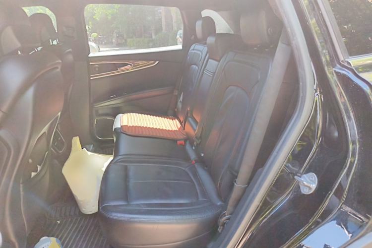 Used Lincoln MKX 2017 2.7T Four-Wheel Drive Prestige Edition Left Rear Seat