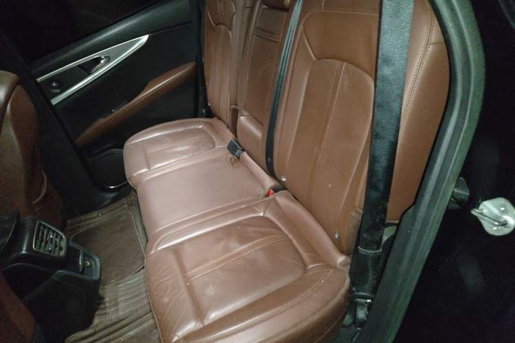 Used Lincoln MKX 2017 2.7T Four-Wheel Drive Prestige Edition Left Rear Seat