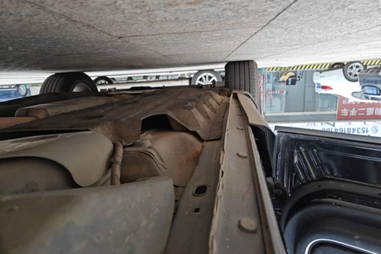 Used Lincoln MKX 2017 2.0T Two-Wheel Drive Deluxe Edition Left Side Sill
