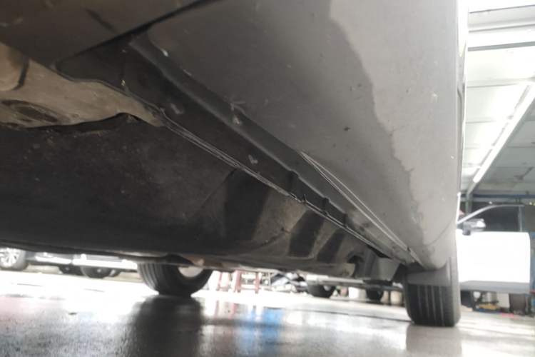 Used Lincoln MKX 2017 2.0T Two-Wheel Drive Deluxe Edition Left Side Sill