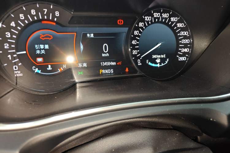 Used Lincoln MKX 2017 2.0T Two-Wheel Drive Deluxe Edition Odometer Close Up
