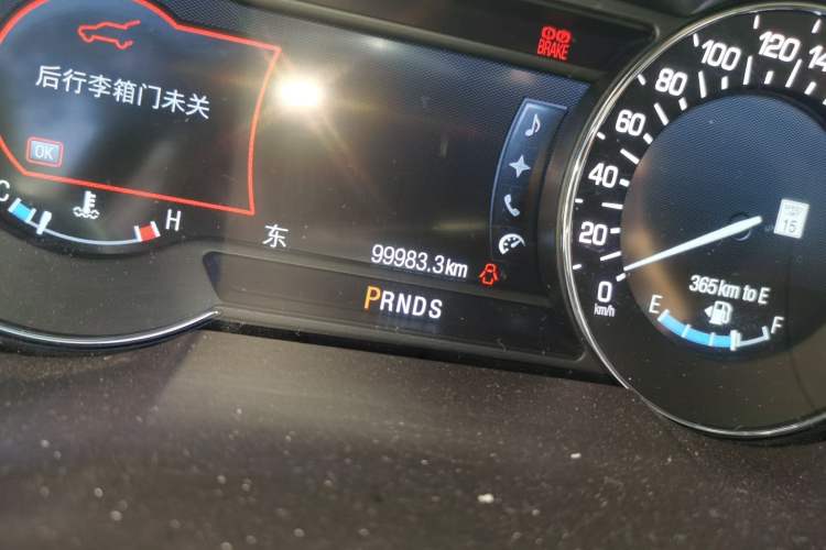 Used Lincoln MKX 2017 2.0T Two-Wheel Drive Deluxe Edition Odometer Close Up