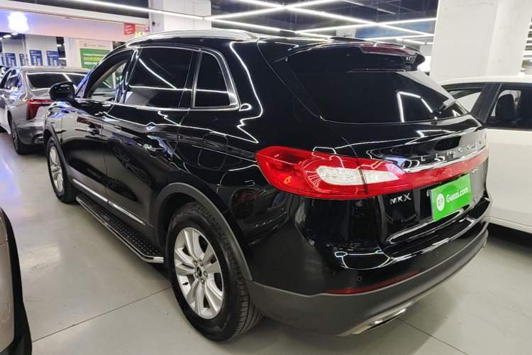 Used Lincoln MKX 2017 2.0T Two-Wheel Drive Deluxe Edition Rear Left 45 Deg