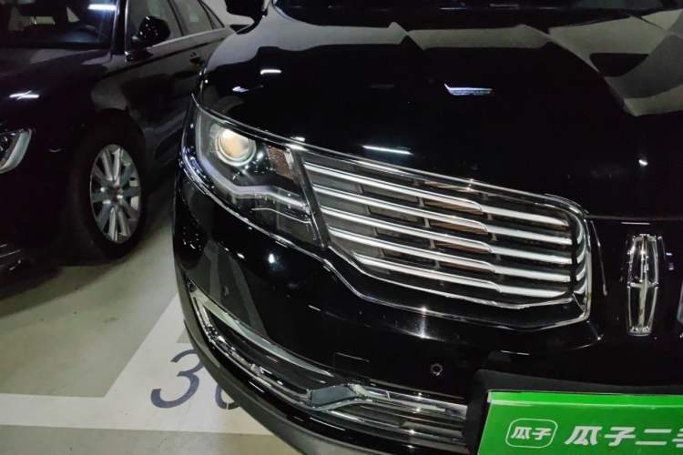 Used Lincoln MKX 2017 2.0T Four-Wheel Drive Zunya Edition Right Front Headlight