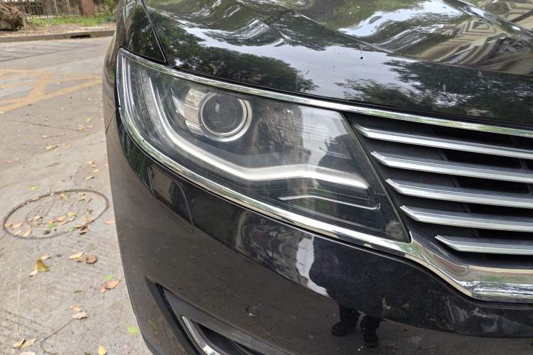 Used Lincoln MKX 2017 2.0T Four-Wheel Drive Zunya Edition Right Front Headlight
