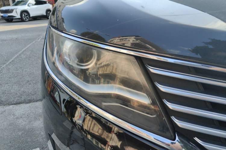Used Lincoln MKX 2017 2.0T Four-Wheel Drive Zunya Edition Right Front Headlight