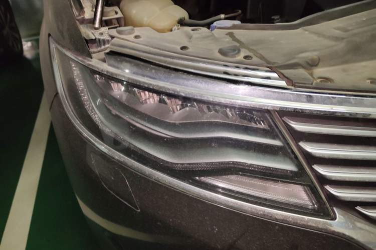 Used Lincoln MKX 2017 2.7T Four-Wheel Drive Presidential Series Right Front Headlight