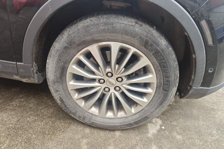 Used Lincoln MKX 2017 2.0T Four-Wheel Drive Zunya Edition Right Front Wheel Hub