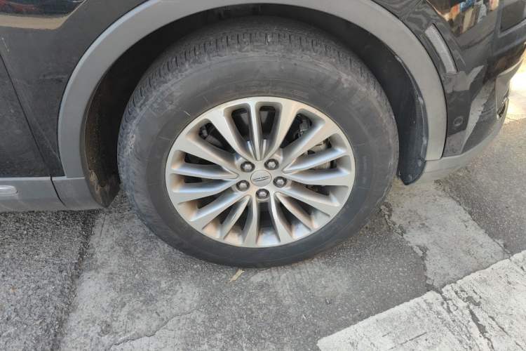Used Lincoln MKX 2017 2.0T Four-Wheel Drive Zunya Edition Right Front Wheel Hub
