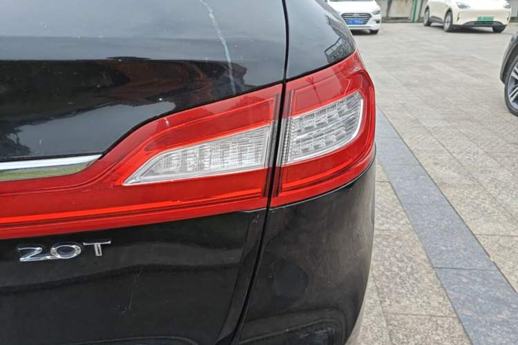 Used Lincoln MKX 2017 2.0T Two-Wheel Drive Deluxe Edition Right Rear Taillight