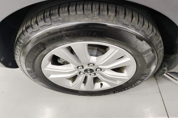 Used Lincoln MKX 2017 2.0T Two-Wheel Drive Deluxe Edition Right Rear Wheel Hub