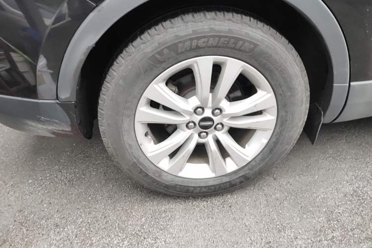 Used Lincoln MKX 2017 2.0T Two-Wheel Drive Deluxe Edition Right Rear Wheel Hub