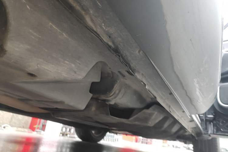 Used Lincoln MKX 2017 2.0T Two-Wheel Drive Deluxe Edition Right Side Sill