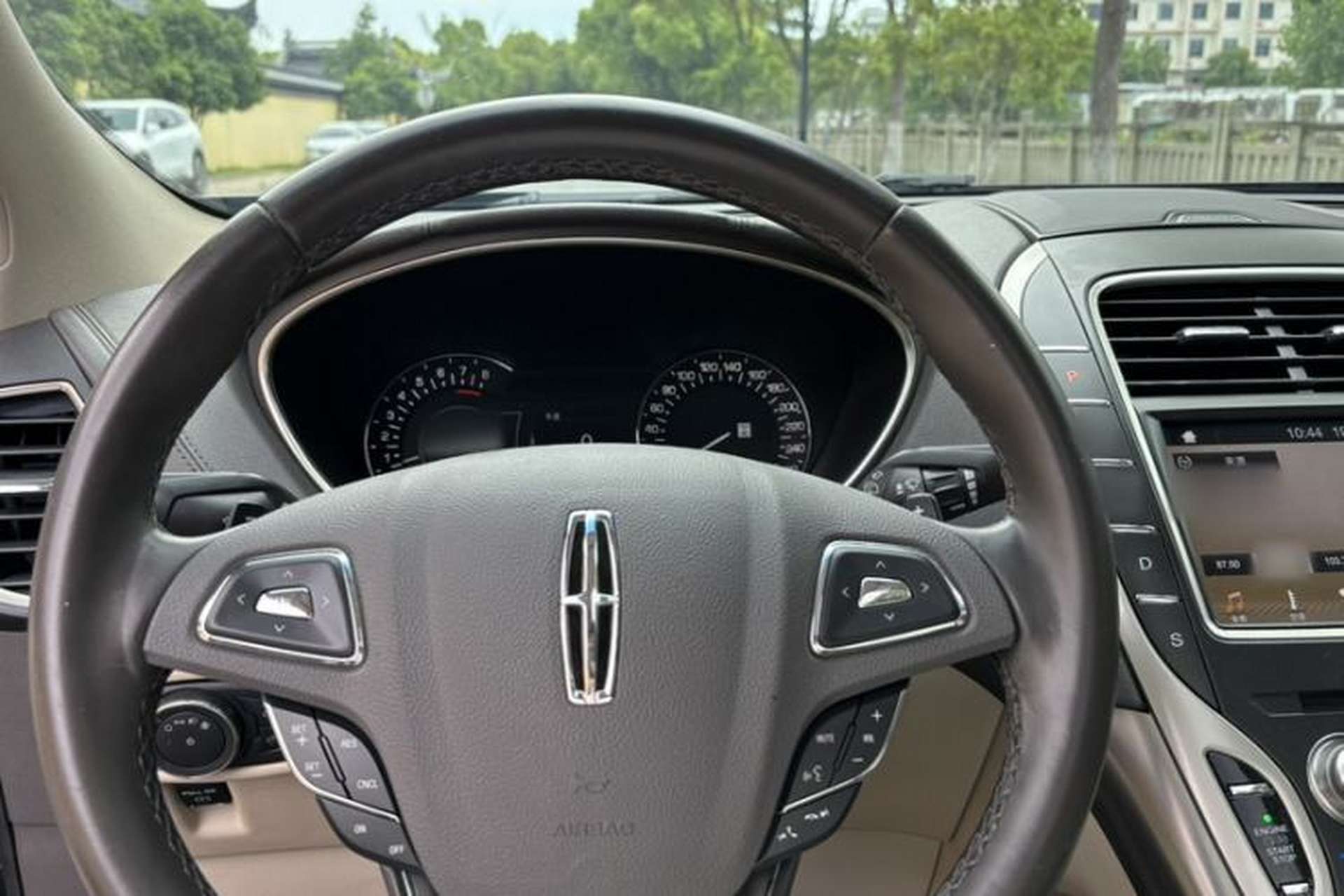 Used Lincoln MKX 2017 2.0T Two-Wheel Drive Deluxe Edition Steering Wheel