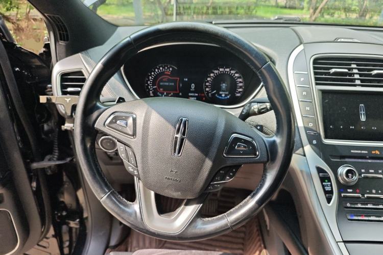 Used Lincoln MKX 2017 2.0T Four-Wheel Drive Zunya Edition Steering Wheel